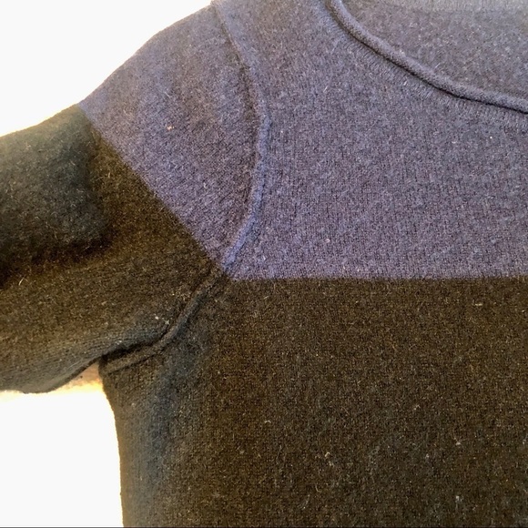 Club Monaco Sweater Cashmere Pullover Blue and Black Colorblock FLAWS size Small - Picture 12 of 16